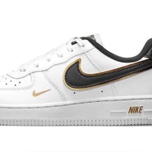 Nike force 1 LV8 youth sneakers size 3Y unisex